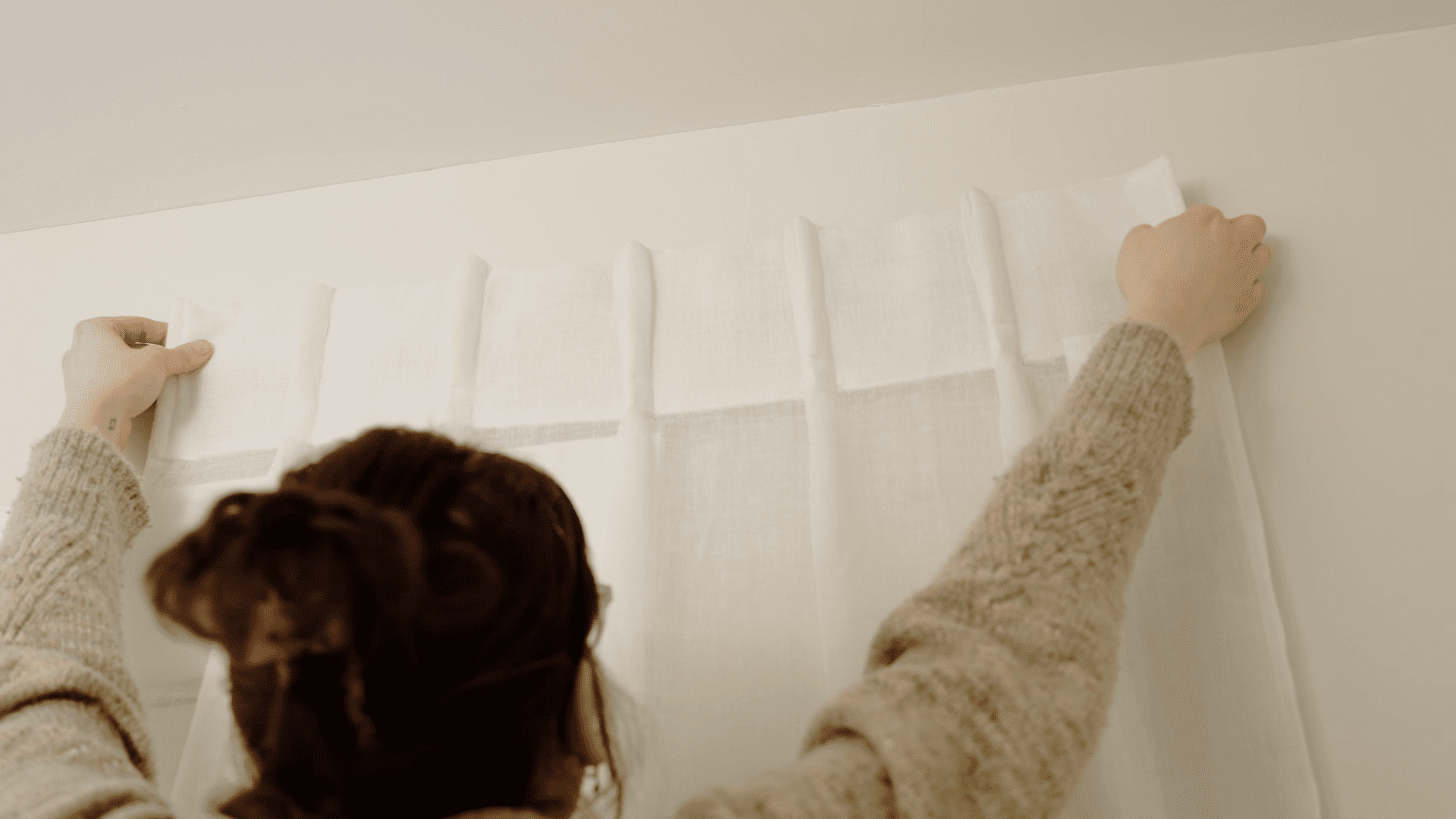 How to hang a curtain without a rod