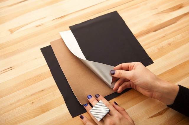 VELCRO®_Brand_DIY_Clutch_Brit