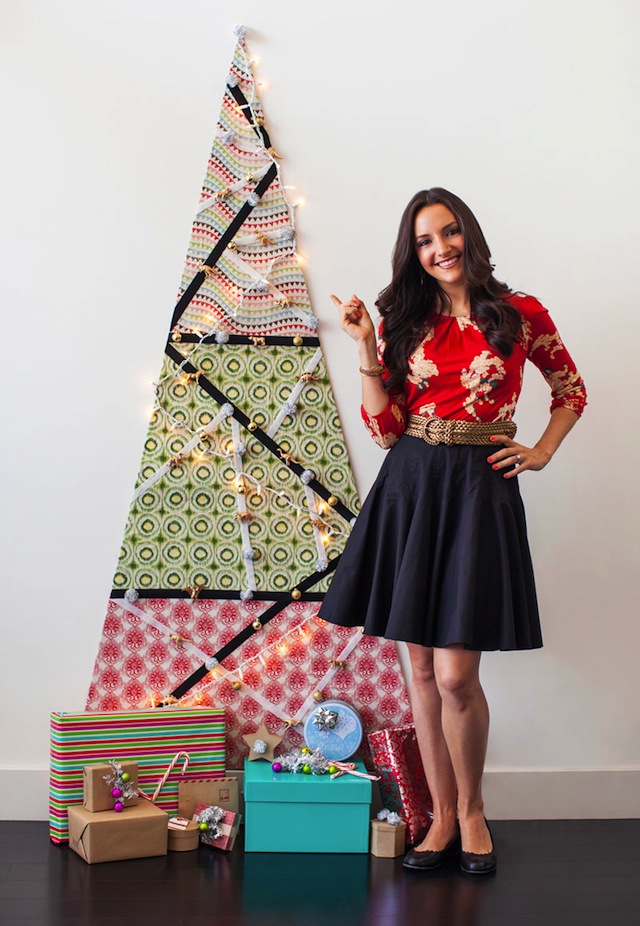 DIY_Christmas_Wall_Tree_Brit_VELCRO®_Brand