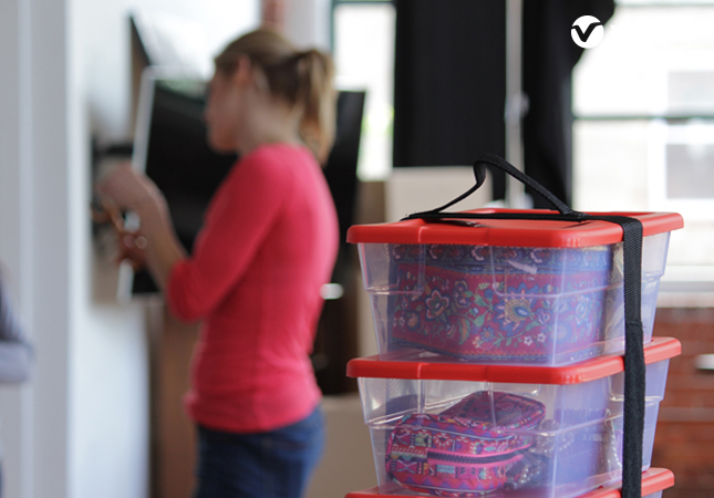 VELCRO®_Brand_Moving_Day_Organization