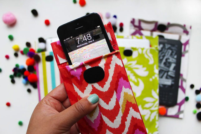 VELCRO® Brand ULTRA-MATE® iPhone Case